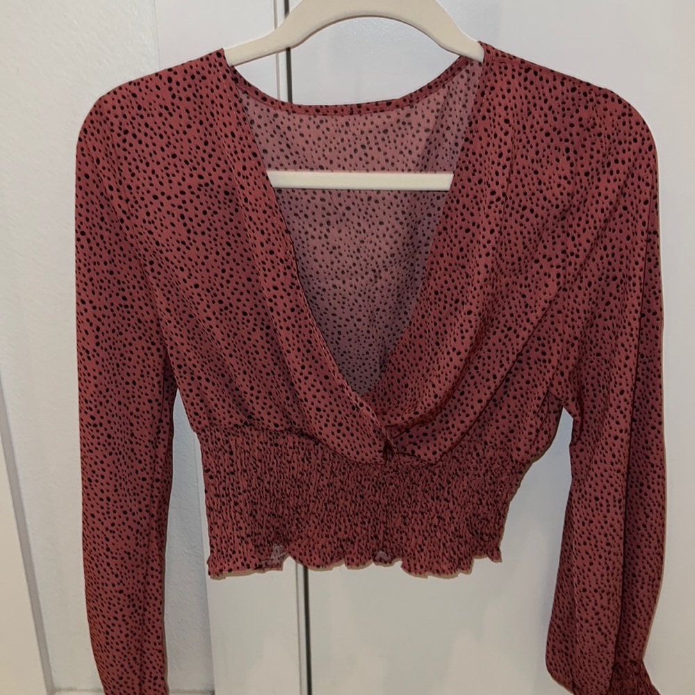 Cute long sleeve top to wear to any occasion!!